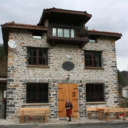 къща александрова с басейн вътрешен и отопляем *